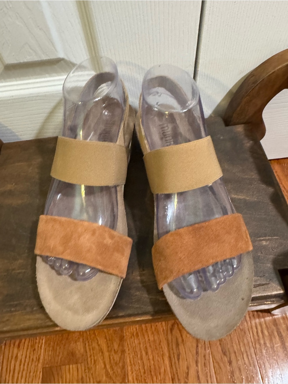 Munro American Tan Suede Elastic Strap Comfort Sandals